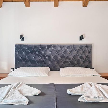 Kamp Lunga + Otel Jezera Dış mekan fotoğraf