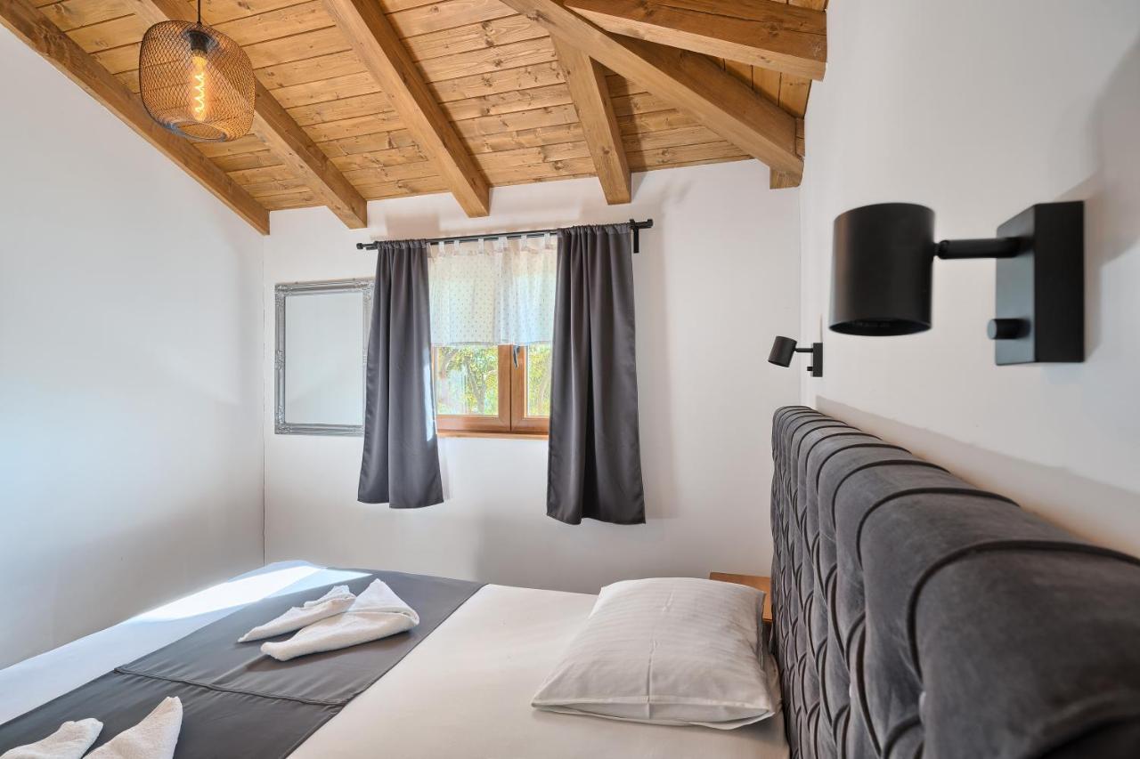 Kamp Lunga + Otel Jezera Dış mekan fotoğraf